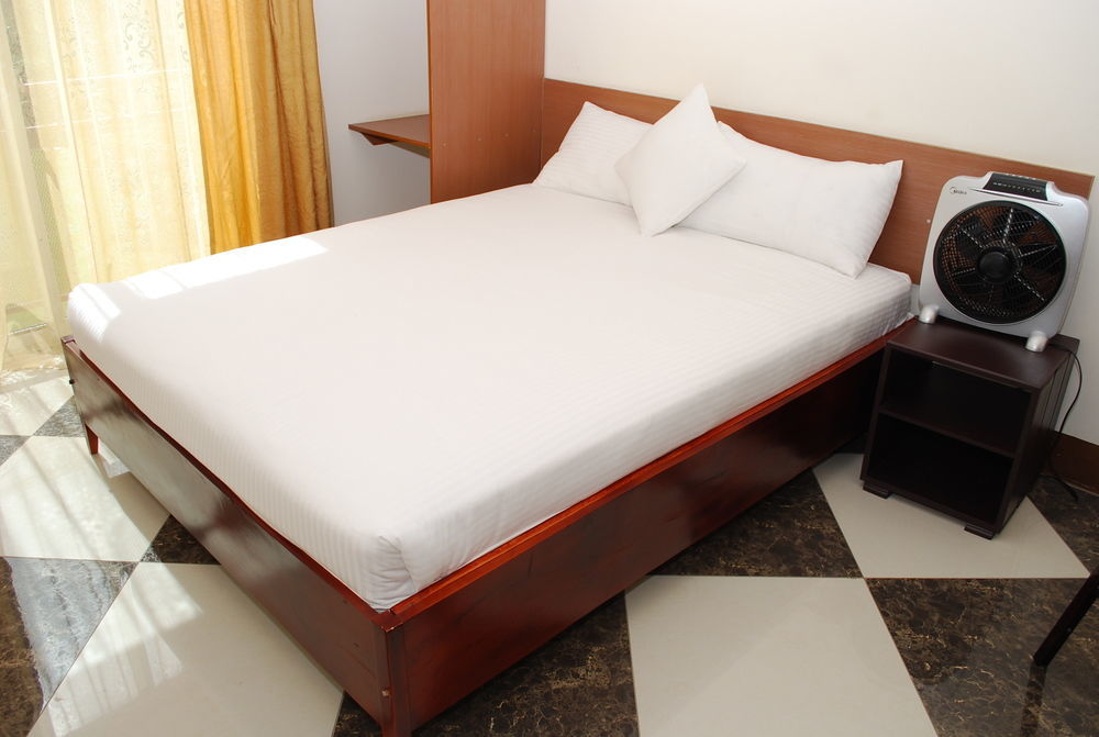 Grand Global Hotel Kampala Kültér fotó