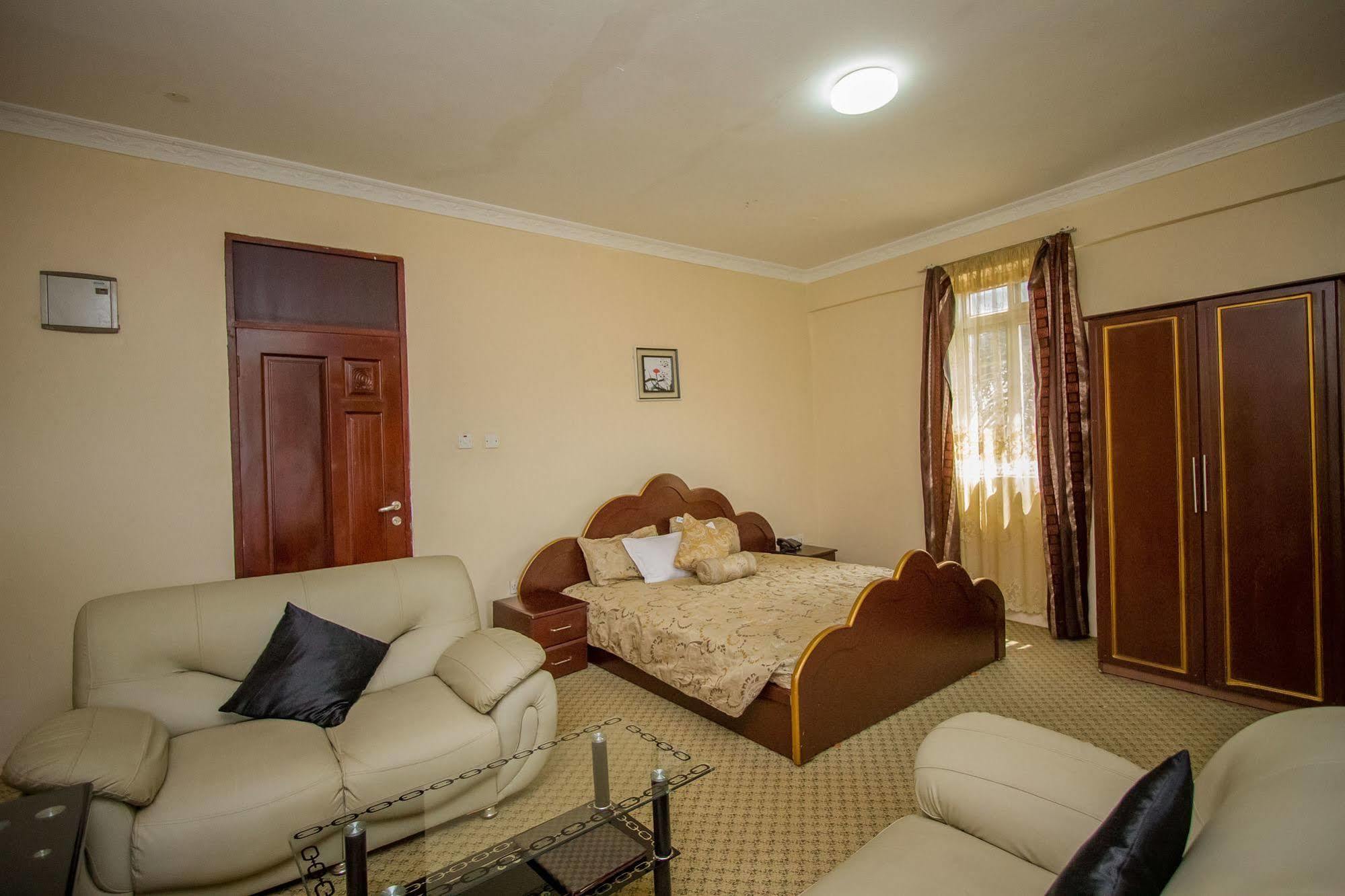 Grand Global Hotel Kampala Kültér fotó