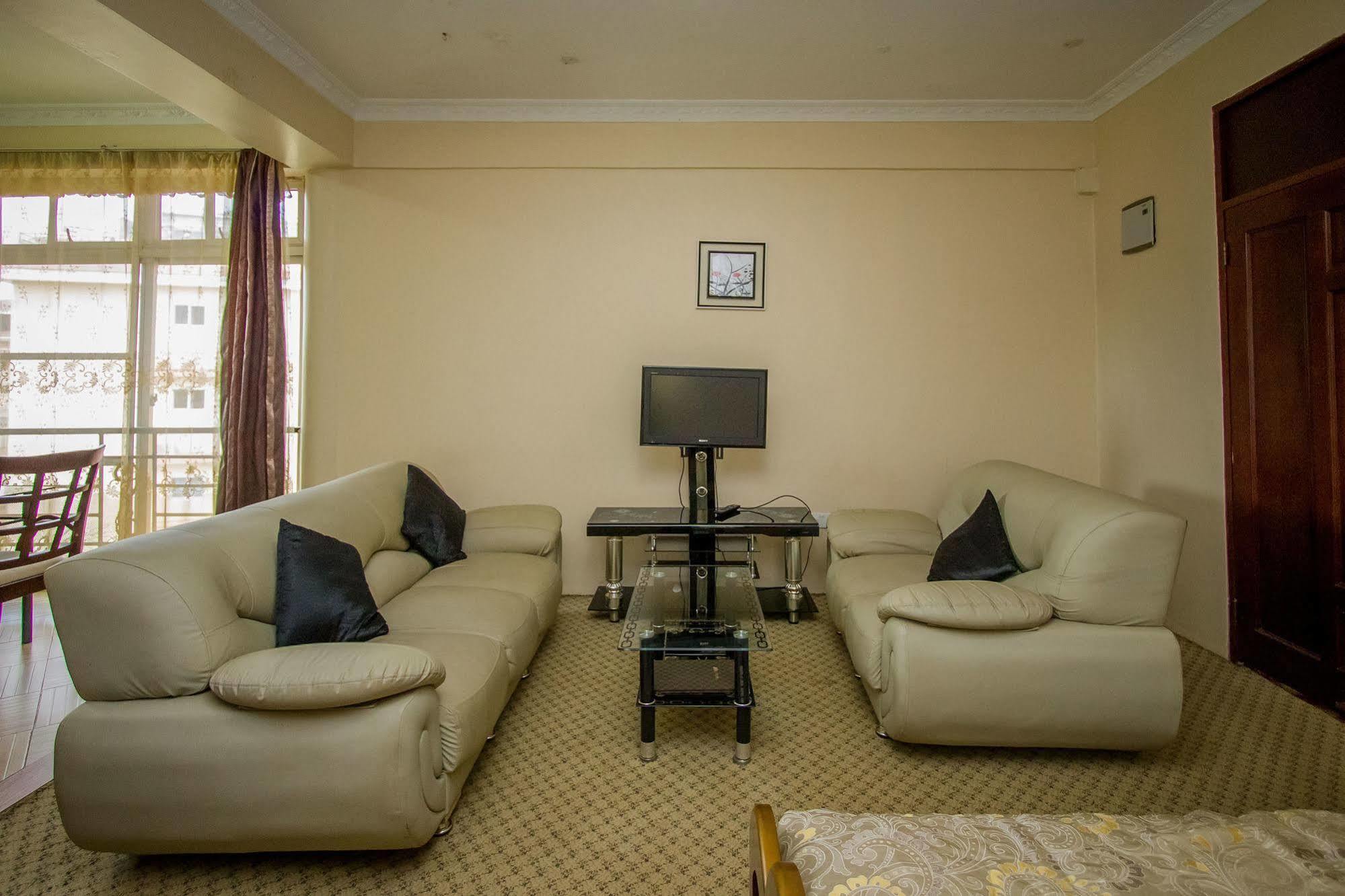 Grand Global Hotel Kampala Kültér fotó