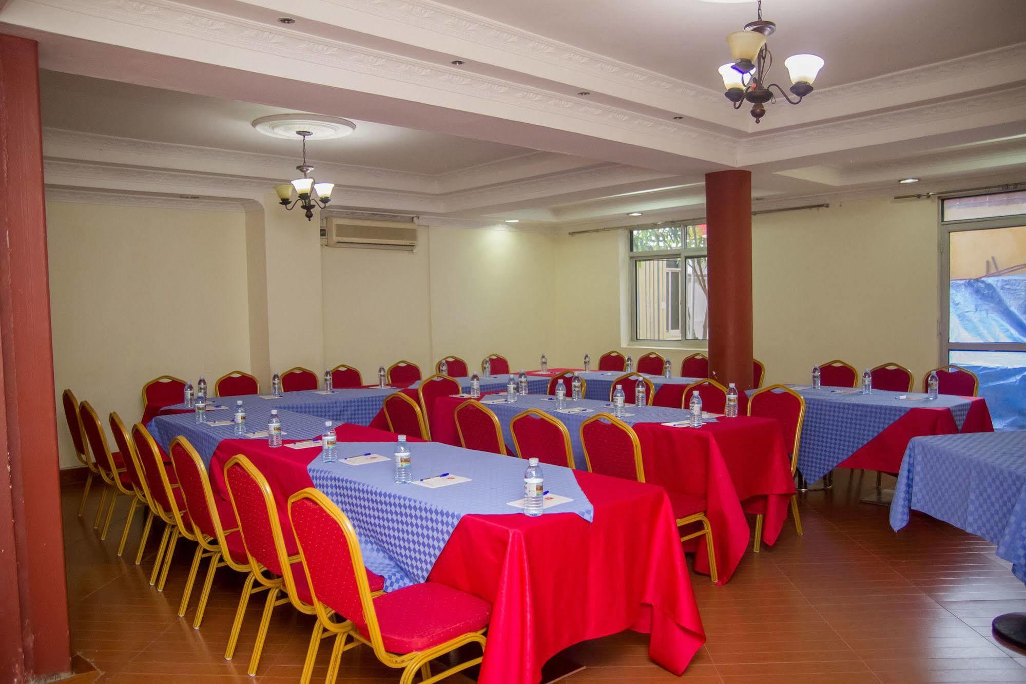 Grand Global Hotel Kampala Kültér fotó