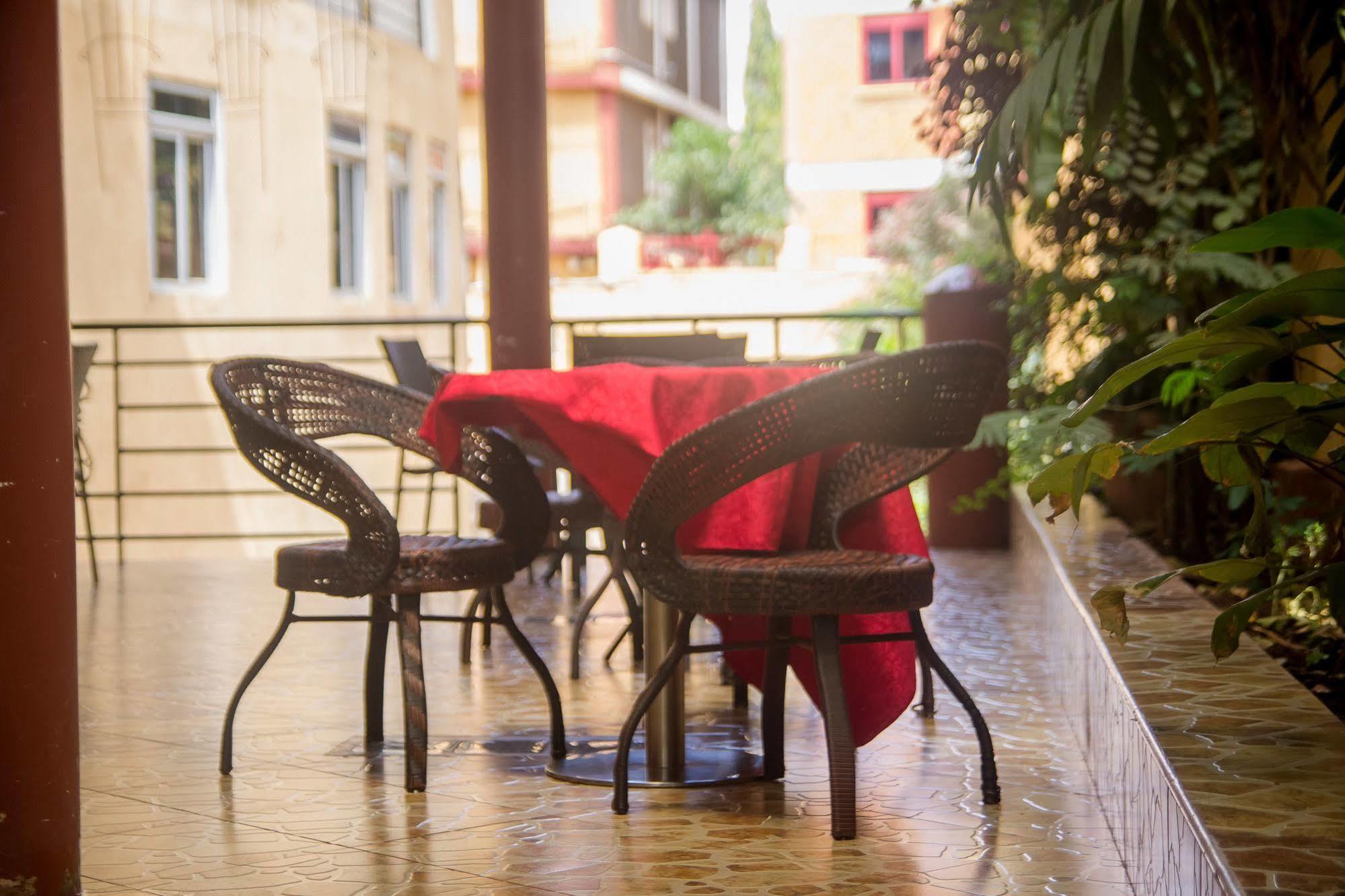 Grand Global Hotel Kampala Kültér fotó
