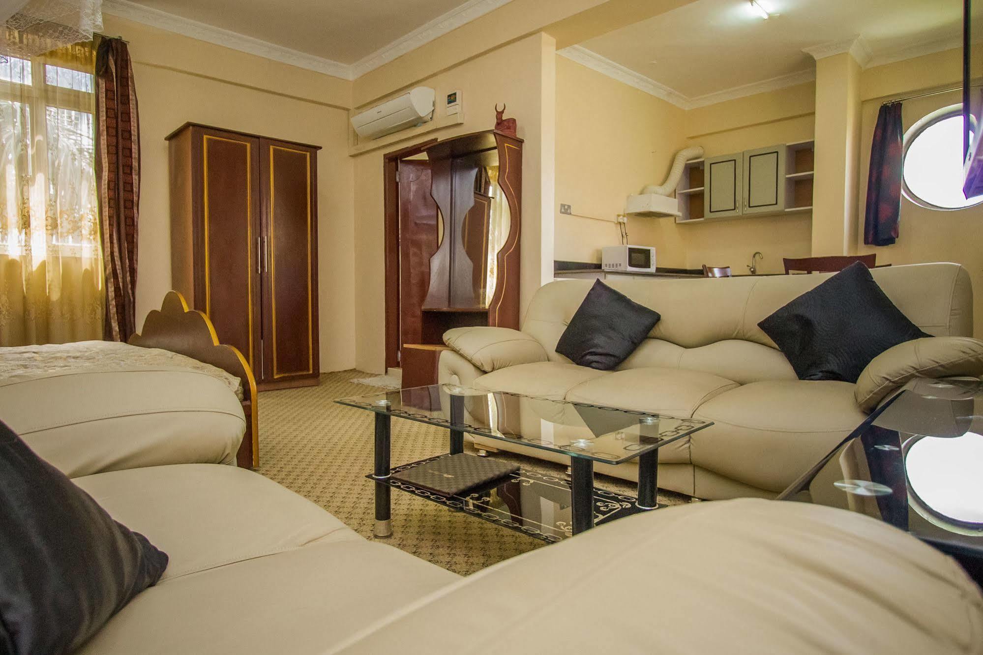 Grand Global Hotel Kampala Kültér fotó