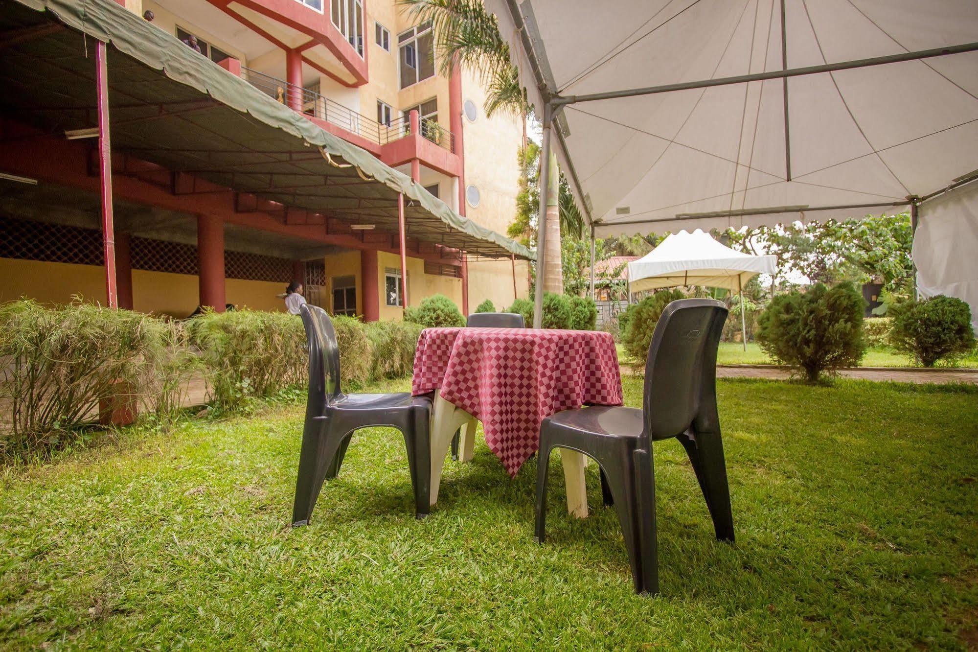Grand Global Hotel Kampala Kültér fotó