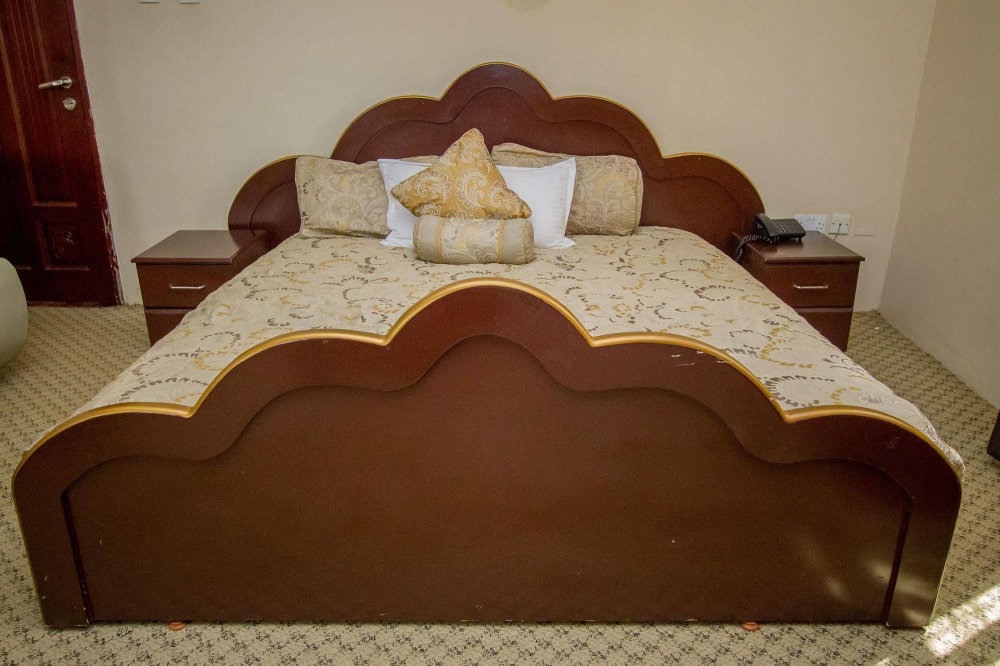 Grand Global Hotel Kampala Kültér fotó